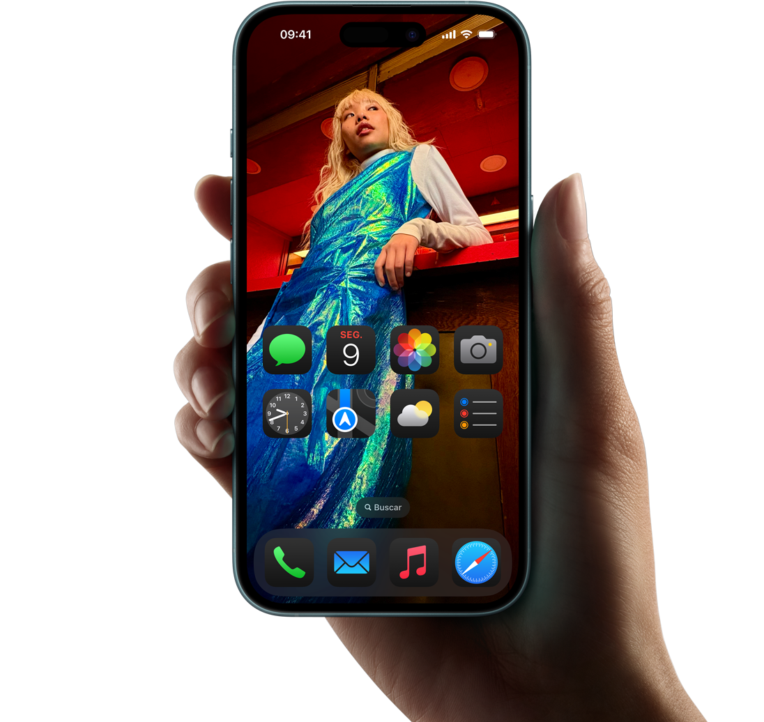 O iOS 18 em um iPhone 16 em verde-acinzentado