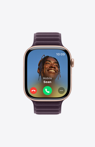 Μία εισερχόμενη κλήση σε ένα Apple Watch Series 10.