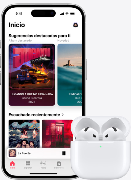 Un iPhone 16 que reproduce música junto a unos AirPods