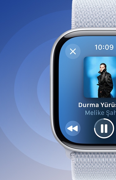 Hoparlörden sesleri çalabildiğinizi göstermek için Apple Watch Series 10’daki Müzik uygulamasında bir şarkı çalınıyor.