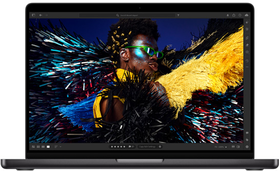 Un MacBook Pro 14 pollici aperto per mostrare il display Liquid Retina XDR